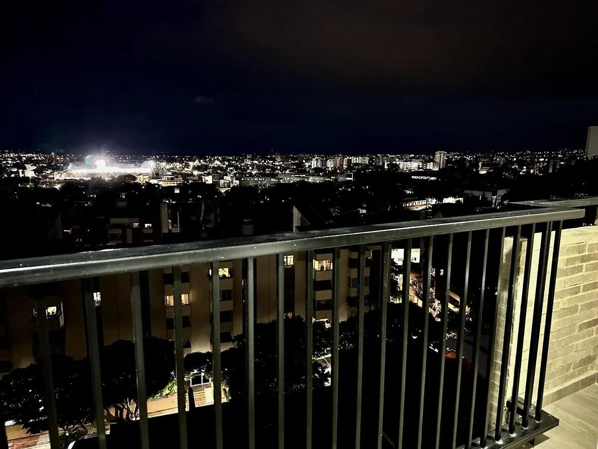H407 - Modern Loft Cali - View, Prime Locationアパートメント 0*,  コロンビア